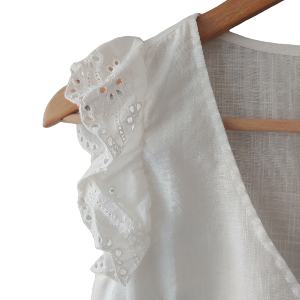 NWT- Shein White Short Sleeve Eyelet Deep-V Peplum Top Size Large - Picture 3 of 8